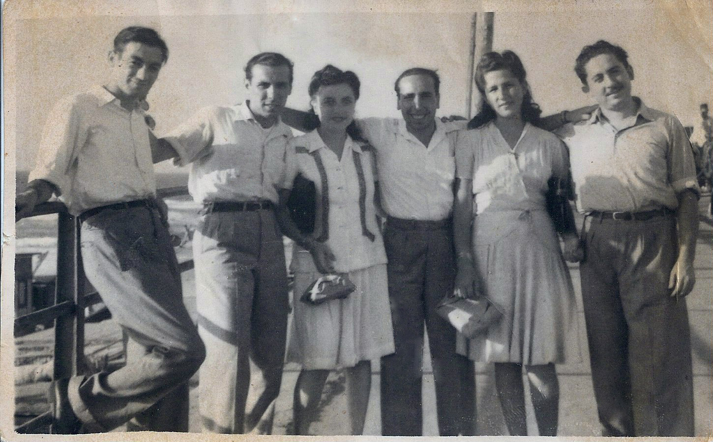 1945